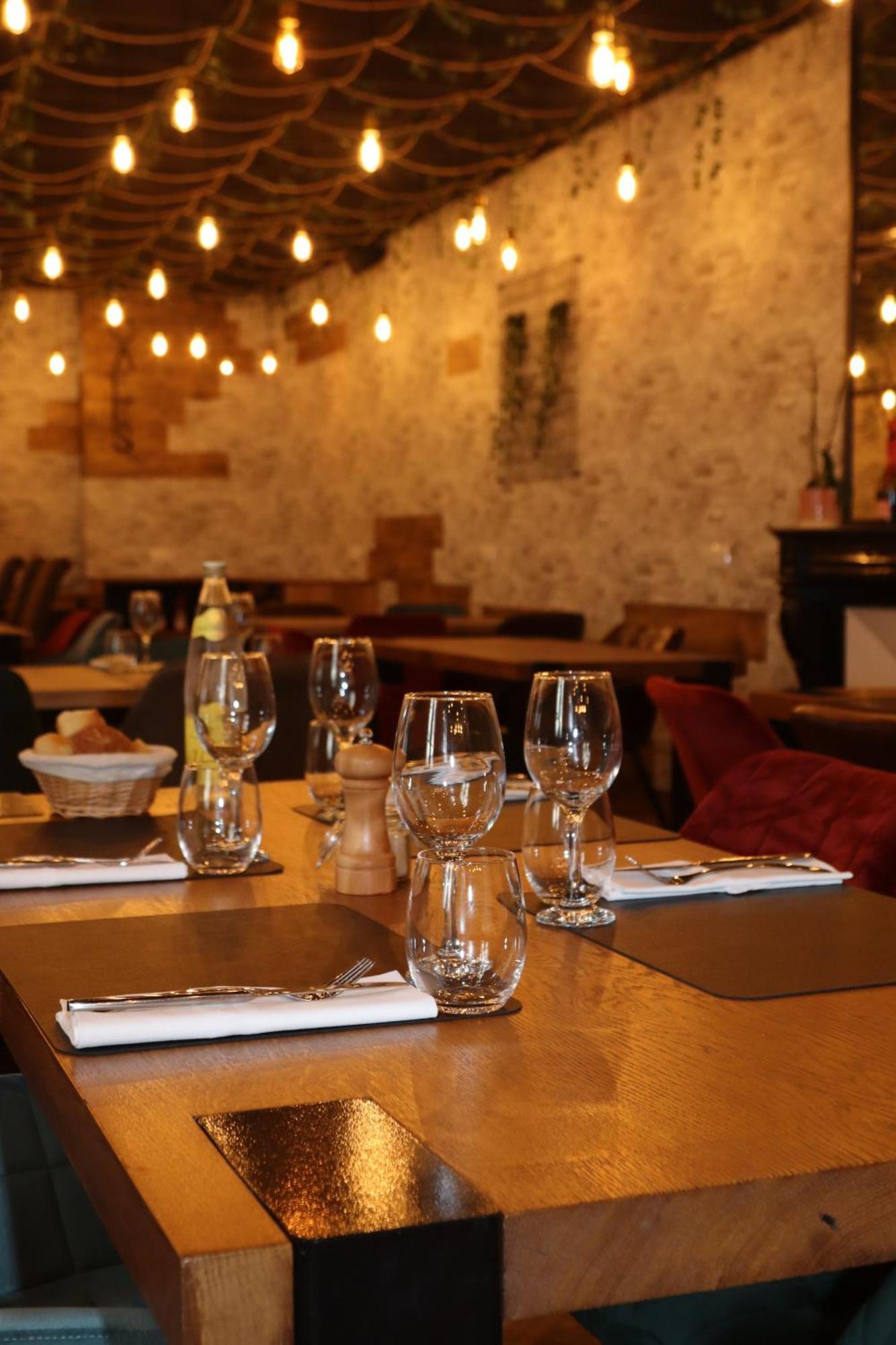 Hotel & Restaurant Le Patio Виши Екстериор снимка