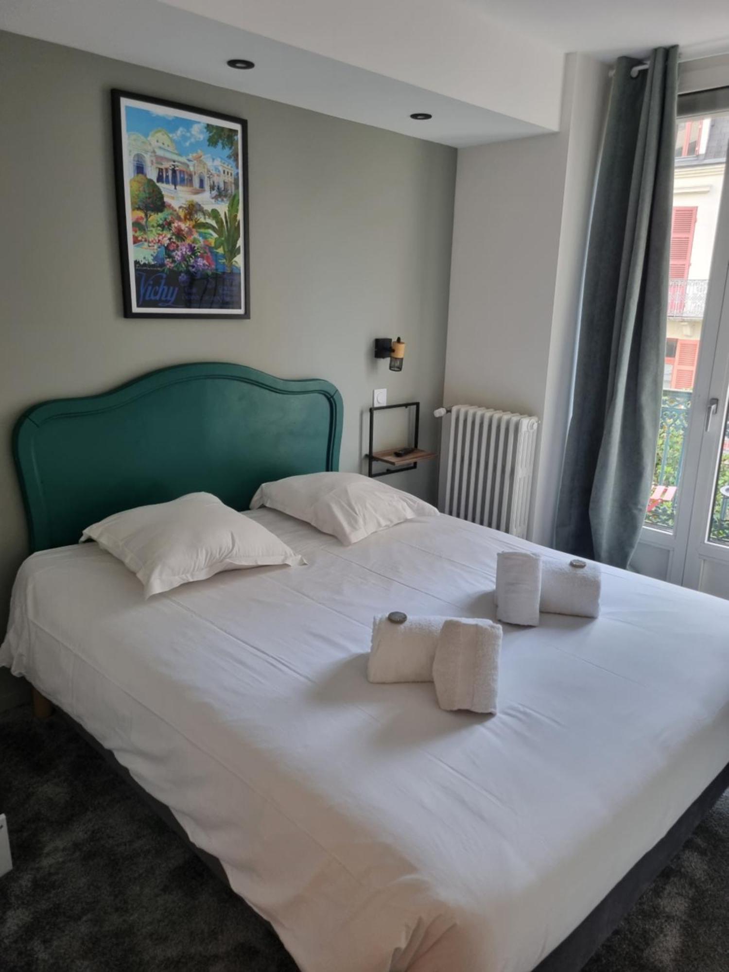 Hotel & Restaurant Le Patio Виши Екстериор снимка