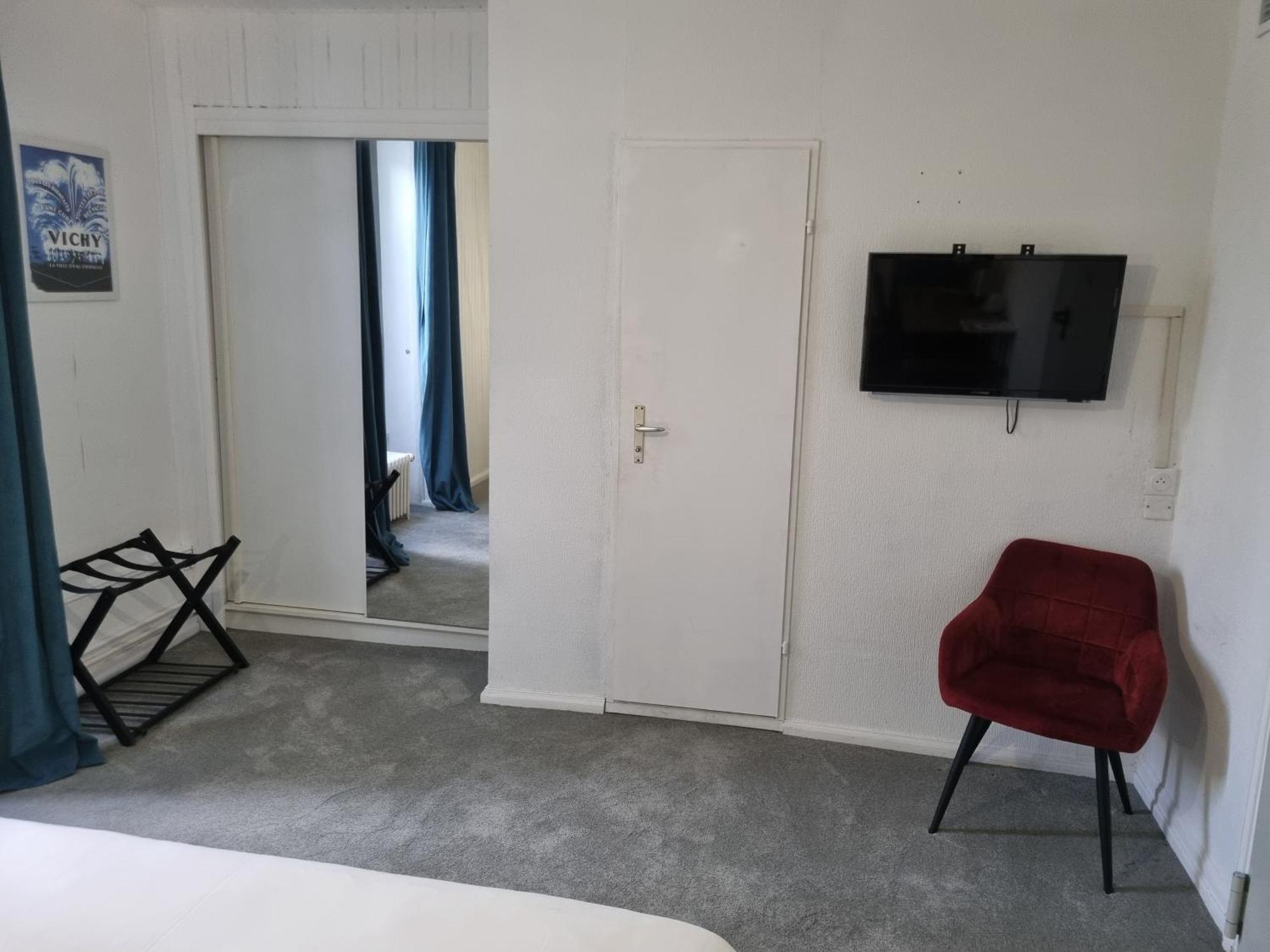 Hotel & Restaurant Le Patio Виши Екстериор снимка