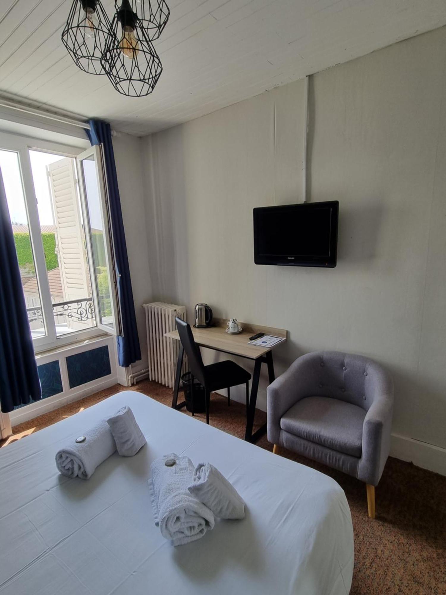 Hotel & Restaurant Le Patio Виши Екстериор снимка