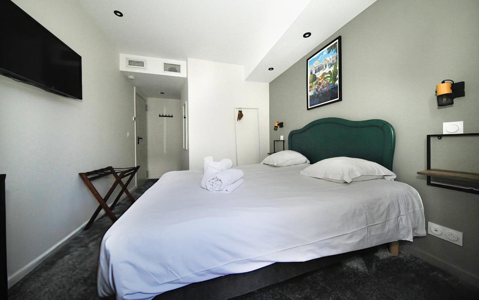 Hotel & Restaurant Le Patio Виши Екстериор снимка