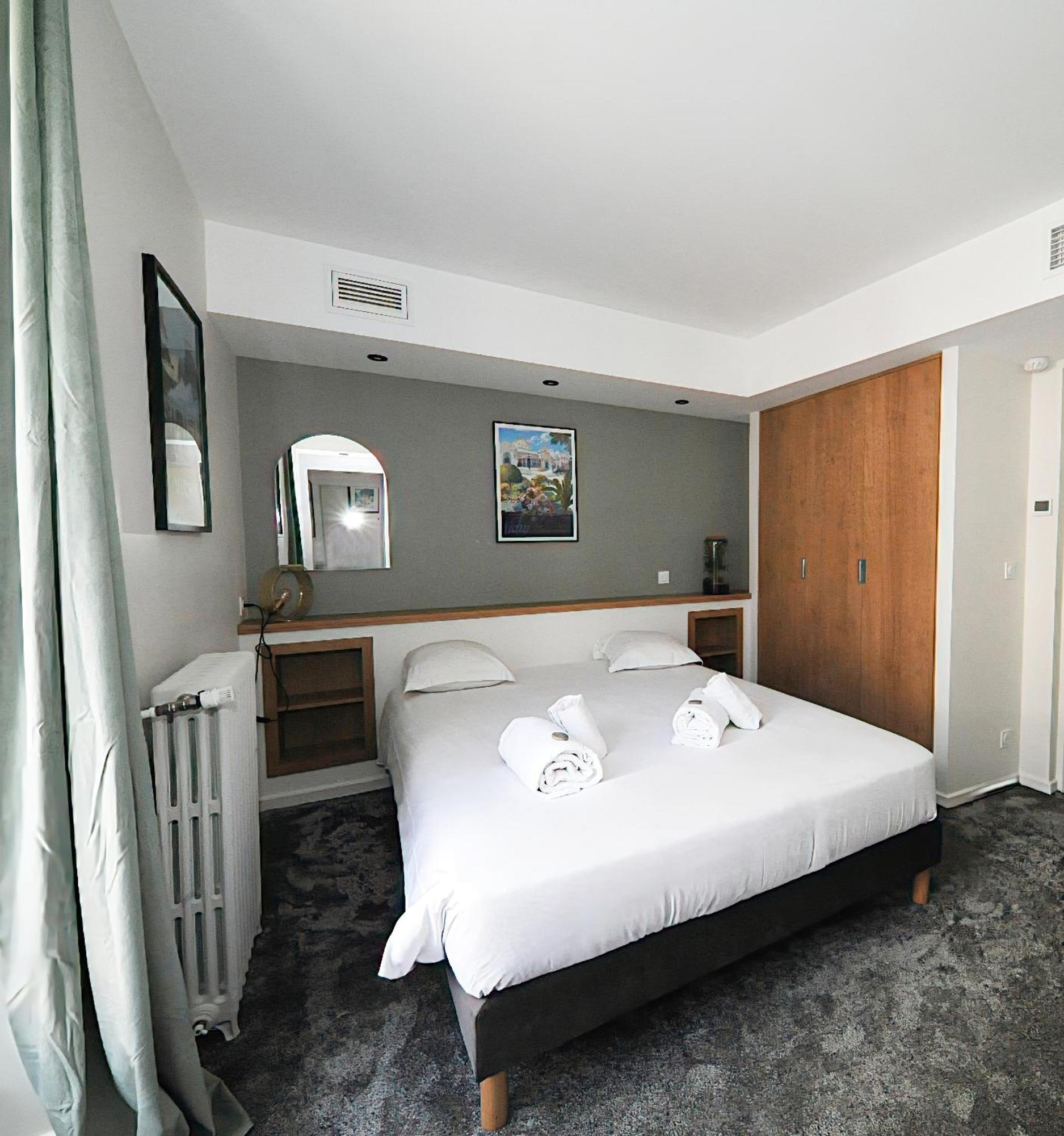 Hotel & Restaurant Le Patio Виши Екстериор снимка