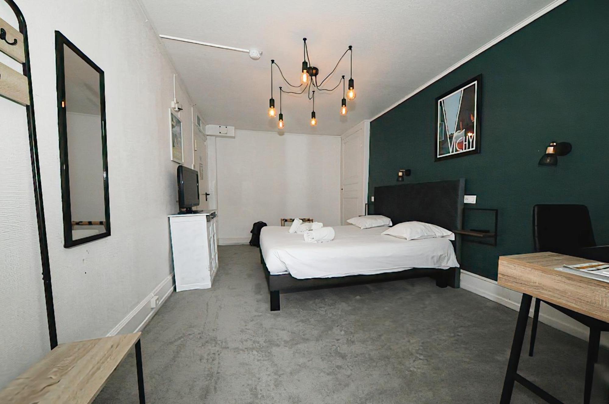 Hotel & Restaurant Le Patio Виши Екстериор снимка