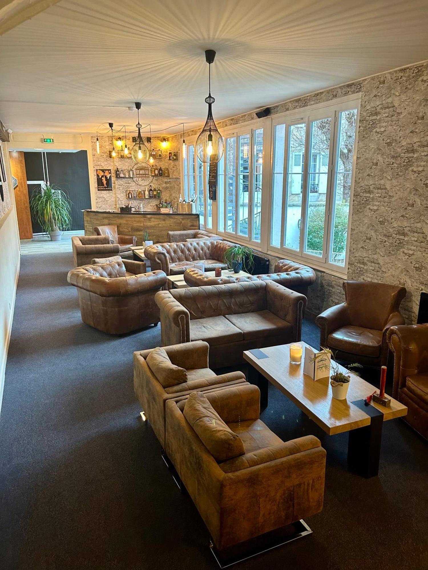 Hotel & Restaurant Le Patio Виши Екстериор снимка